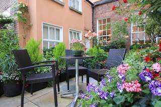 Гостевой дом Harry Clarke Mews at the Castle Hotel Дублин-1