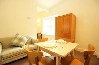 Гостевой дом Harry Clarke Mews at the Castle Hotel Дублин Номер-студио с кроватью размера "king-size"-3