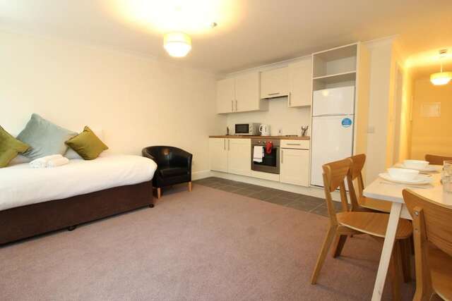 Гостевой дом Harry Clarke Mews at the Castle Hotel Дублин-14