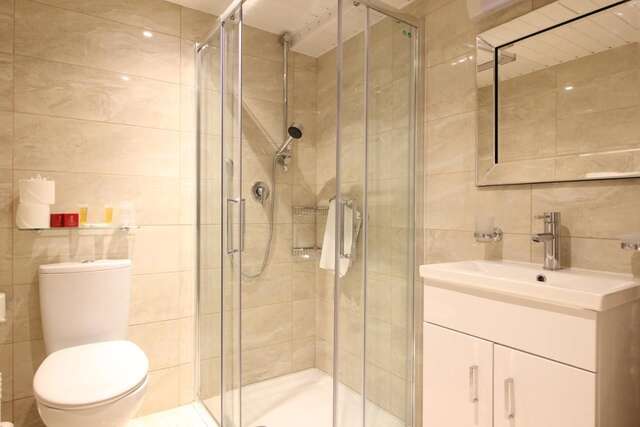 Гостевой дом Harry Clarke Mews at the Castle Hotel Дублин-20