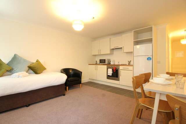 Гостевой дом Harry Clarke Mews at the Castle Hotel Дублин-44